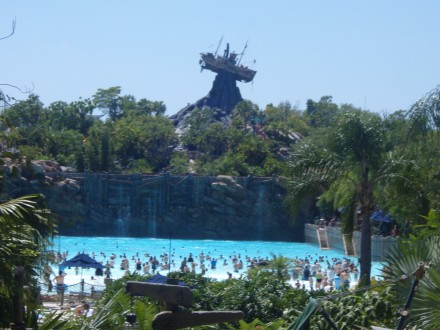 WDW_Typhoon_Lagoon_Surf_Pool